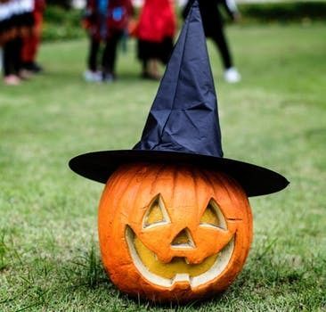 DTNEtiquette's tweet image. As you carve out your day, don&apos;t forget to make time to carve your special pumpkin for Halloween! ~ #DTN #FunTimes #PumpkinCarving #Halloween