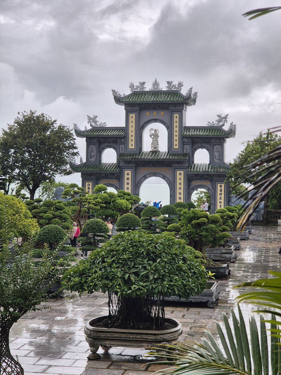 MarcelaKovov4's tweet image. Pěkný den z města DaNang v jižní části Vietnamu 🇻🇳.
Socha Buddhy s názvem Lady Buddhy je nejvyšší socha ve Vietnamu a je symbolem klidu, prosperity a ochany pro obyvatele města. 
#Linh_Ung
#Danang
#Vietnam