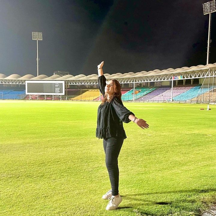 Let your mind sleep peacefully. night 😴🥱🥱

Night