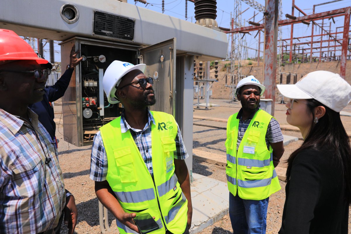 Likasi : Les experts de la SNEL SA et de l’ARE ont mené 4 jours de contrôle technique sur les ouvrages (120/10,5 kV – 10 MVA) de CALKAT, étape préalable à la certification de conformité.

👉are.gouv.cd/likasi-les-exp…

#PerformanceÉnergétique #Likasi #HautKatanga #SNELSA #CALKAT