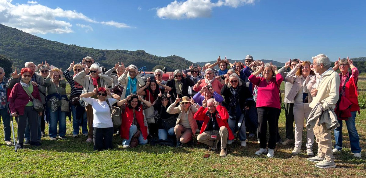 Sortida de l’espai Engresca’t de <a href="/CreuRojaStCugat/">Creu Roja Sant Cugat</a> a la Granja Can Gel (Dosrius), amb l’objectiu de promoure el contacte amb la natura i, aprenentatge i convivència 🐄 . Aquesta activitat ha estat possible gràcies al finançament de <a href="/ajsantcugat/">Aj. Sant Cugat</a> .
