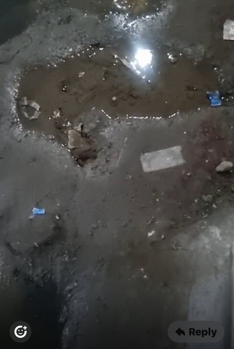 ThakurS88257104's tweet image. ऐसे ही पिछले एक साल से नालियो में रोज़ बह जाता है लाखो लीटर पानी, कोई सुनवाई नहीं नोएडा अथॉरिटी में उच्च अधिकारियों के यहाँ,सब एक ही थाली के चट्टे भट्टे है 9999365476 @CeoNoida @myogiadityanath @DoWRRDGR_MoJS @ChiefSecyUP @noida_authority @PMOIndia