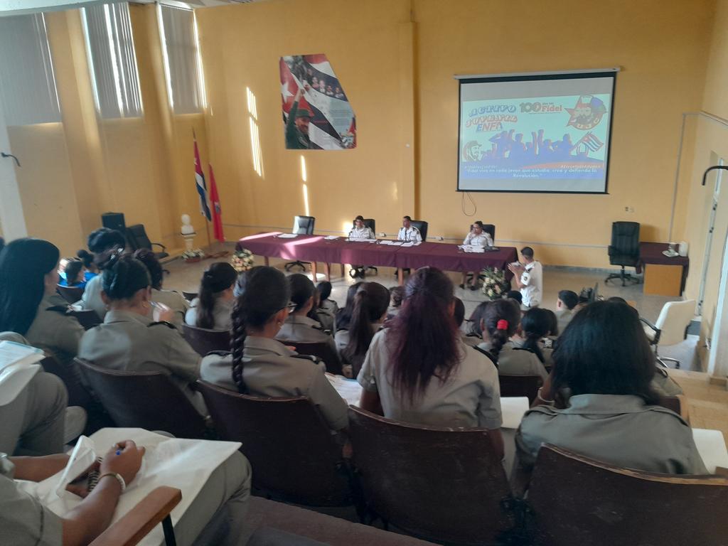 28 de octubre con #Camilo, así llegó el Activo Juvenil en la <a href="/escueladuana/">Escuela Nacional de Formación Aduanera (ENFA)</a> 
La #JuventudAduanera en la primera línea con ideas, proyectos, preocupaciones, acciones y la alegría  de siempre 
Hoy ser oficial de aduana es un alto compromiso con #Cuba #OrgulloAduanero #AduanadeCuba