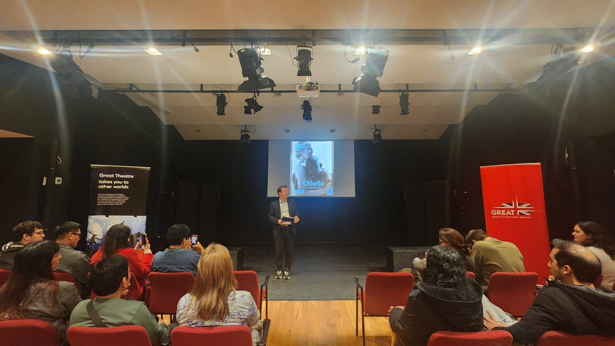 Vivimos una noche espectacular con la proyección de Otelo, dirigida por Clint Dyer, gracias al <a href="/NationalTheatre/">National Theatre</a>, en el marco del Mes de la Historia Negra en 🇬🇧. 

Gracias al <a href="/britcultural/">Británico Cultural</a> y a todos los que nos acompañaron para celebrar la riqueza de la cultura negra en el mundo.