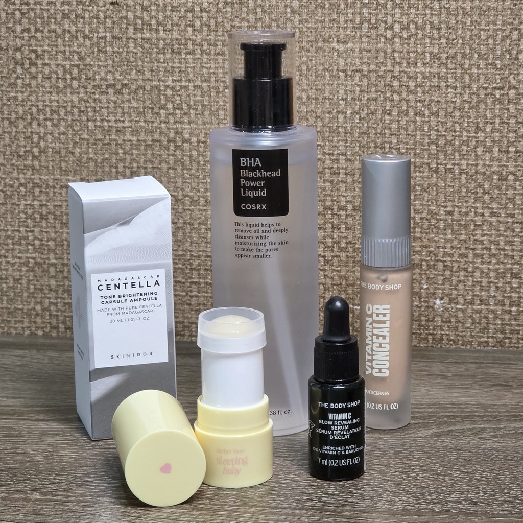 sellingtiny2's tweet image. WTS Preloved Skincare Makeup

• SKIN1004 Tone Brightening Capsule Ampoule (56K)
• Atelier Faye Sleeping Baby Solid Perfume (56K)
• COSRX BHA Power Liquid (98K)
• The Body Shop Vitamin C (98K)
  ↳ Concealer Light 2W
  ↳ Glow Revealing Serum

Detail
🔗 s.shopee.co.id/5L3e2JFCip