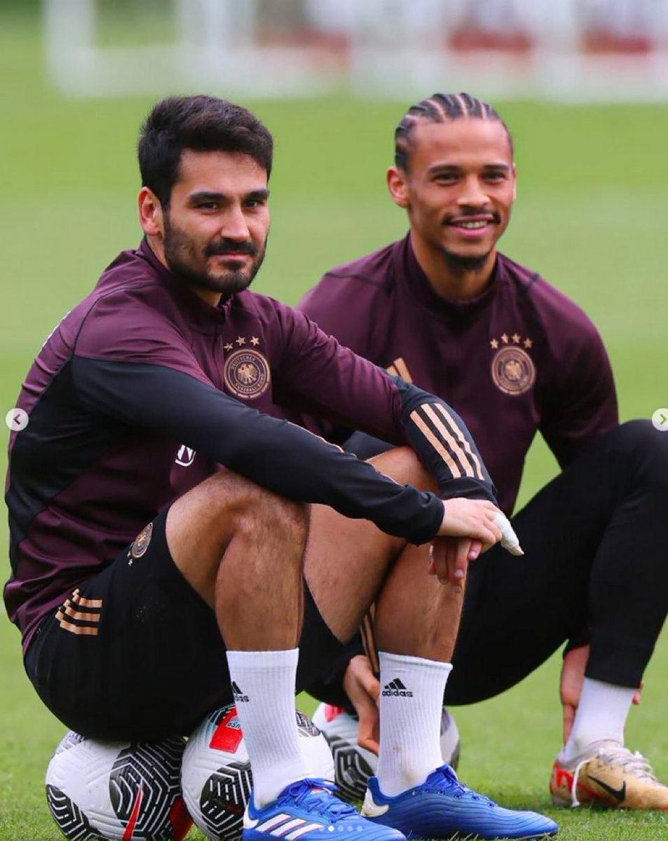 🟡🔴Galatasaray'lılar yeni sezona Aslanlar gibi giriyoruz. Sarı kırmızı ya gönül vermiş dostlar ile takipleşiyoruz.

➡️TAKİP ET
➡️GT YAZ
➡️RT YAP 
➡️BEĞEN

🟡🔴

#Galatasaraylılartakipleşiyor
#GslilerTakipleşiyor 
#Galatasaray
#Hedef2️⃣6️⃣🏆