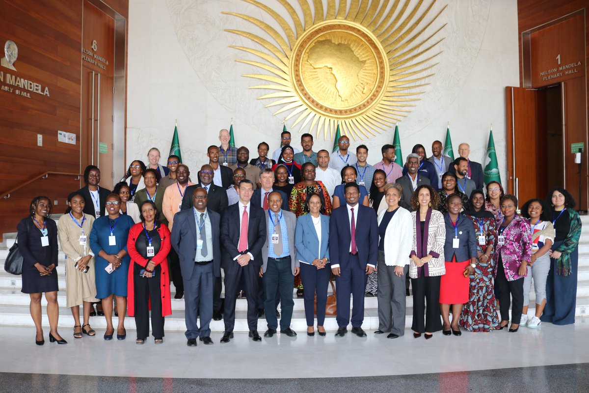 UNESCO_Addis's tweet image. 🌍“Strengthening Africa&apos;s climate science competencies is the primary strategic imperative for building resilient systems,” says @RBissoonauth at the AUC workshop on Science-Based Solutions for Climate Action in Africa, uniting women leaders &amp;amp; young scientists. #UNESCO #TWAS #AUC