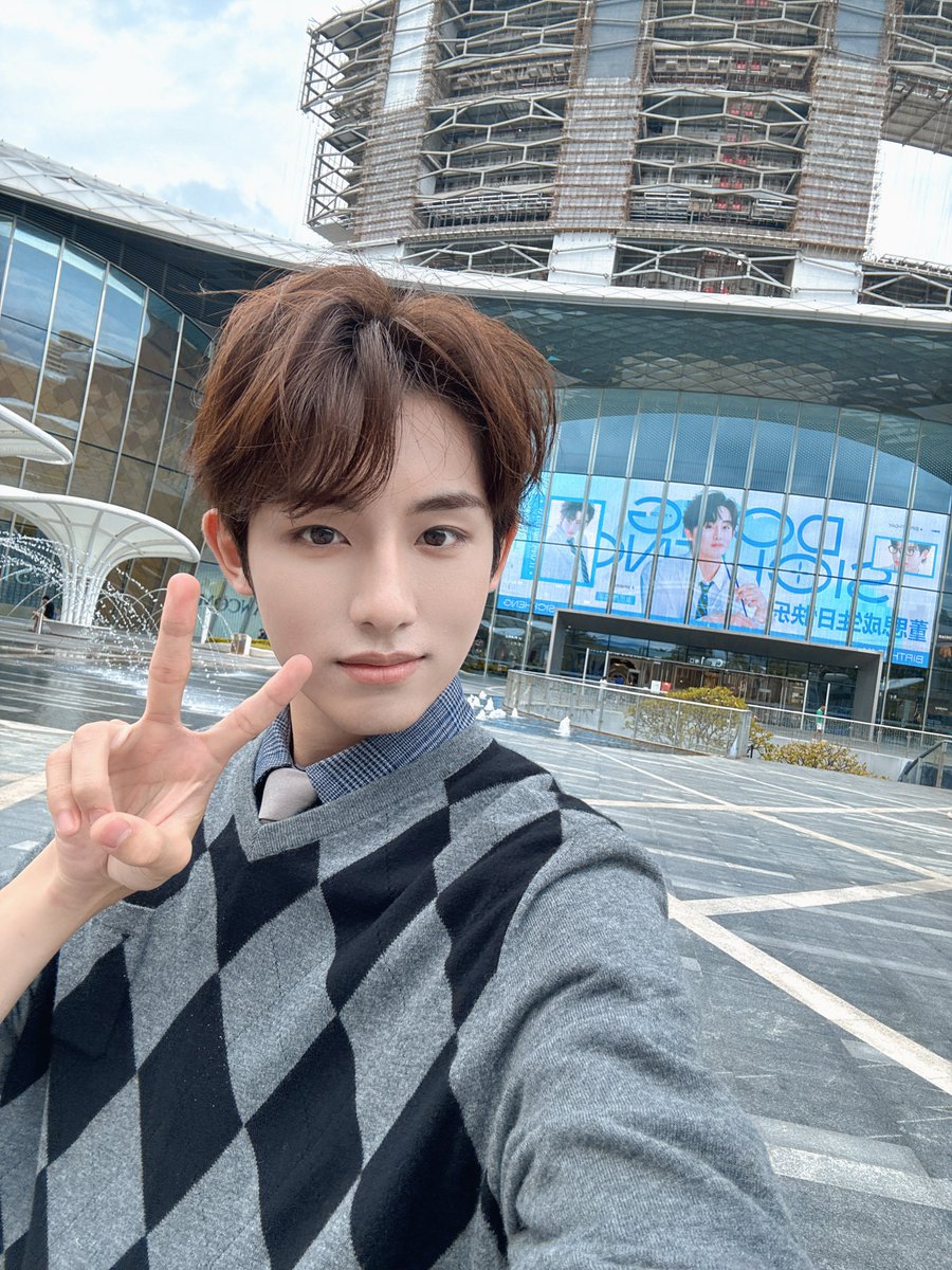 Let's WINWIN #Yexian 🍃🦁 tweet media