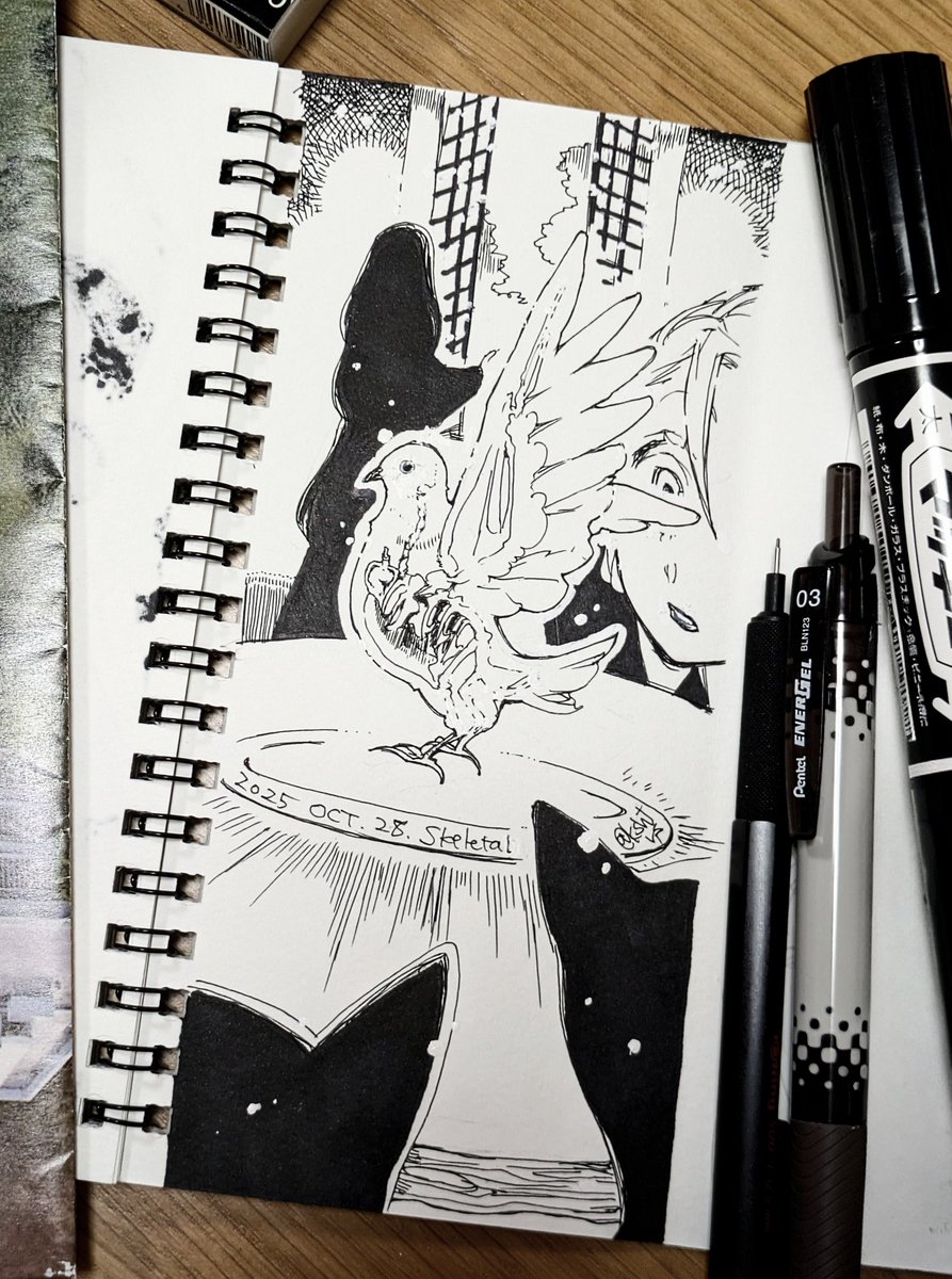 kshtrs's tweet image. 降りてきた時のままばらばらになっていた骨は、魔女が薬を入れた小瓶を真ん中に置くとひとりでに組み上がり、ぼんやりと元の鳩の輪郭を浮かべたと思うと、そのまま肉と羽毛を纏って窓の外へ羽ばたいていきました。
#inktober #kuretake_inktober2025 #inktober2025day28
お題「骨格」でした〜