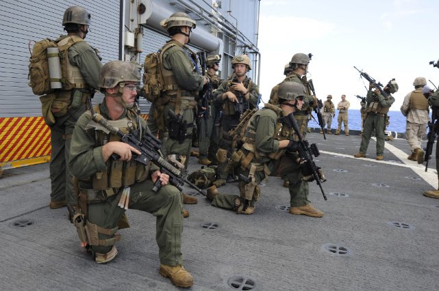 今度のウマ娘は『ごくらく♪ゆこま温泉郷』なのか。
温泉宿・・・つまり軍装ですね（花咲くいろは脳）
とりあえずこの人達の装備は合衆国海兵隊のFASTかな。