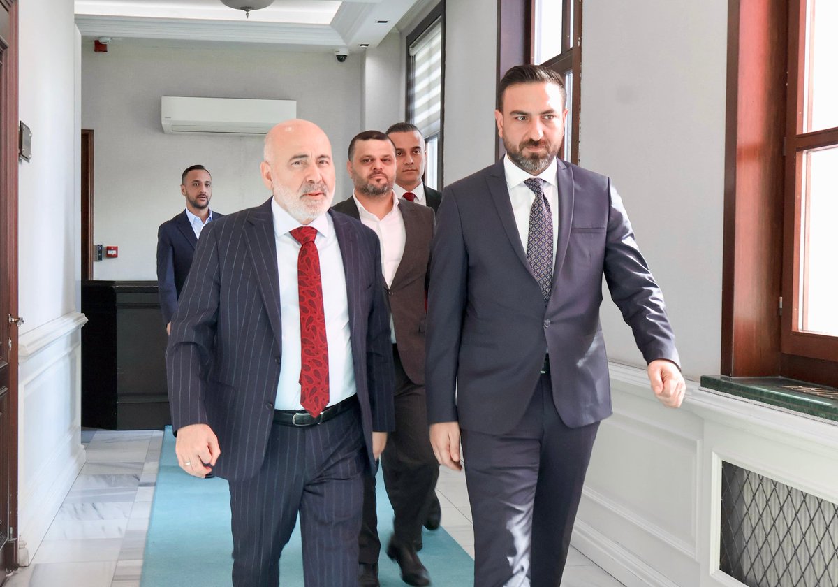 ibrahimgokcedg's tweet photo. 📍 T.C. İçişleri Bakanlığı – Ankara

Cumhurbaşkanımız Sayın Recep Tayyip Erdoğan’ın liderliğinde “Güçlü Türkiye, Güvenli Yarınlar” hedefiyle yürütülen hizmetler doğrultusunda,
İçişleri Bakan Yardımcımız Sayın @av_mehmetsaglam ’ı meclis üyelerimizle birlikte makamında ziyaret ettik. 🇹🇷

Devlet tecrübesi, vizyoner bakışı ve millete hizmet gayretiyle öne çıkan Sayın Bakan Yardımcımızla, ülkemizin güvenlik politikalarından yerel yönetimlere kadar birçok konuda verimli bir istişare gerçekleştirdik.

Nazik ev sahipliği ve samimi ilgilerinden dolayı Sayın Bakan Yardımcımıza teşekkür ediyor, üstün gayretlerinin ülkemize hayırlı hizmetler olarak dönmesini diliyoruz.

#AKParti #Seyhan #TürkiyeYüzyılı #BirlikteGüçlüyüz #Adana #HizmetinAdıAKParti

@omerrcelik @abuyukgumus @yahyacelik_
@ozmehmetemin @Tamer_Dagli @KaramikSunay  @abdullahdogru01 @farukaytek