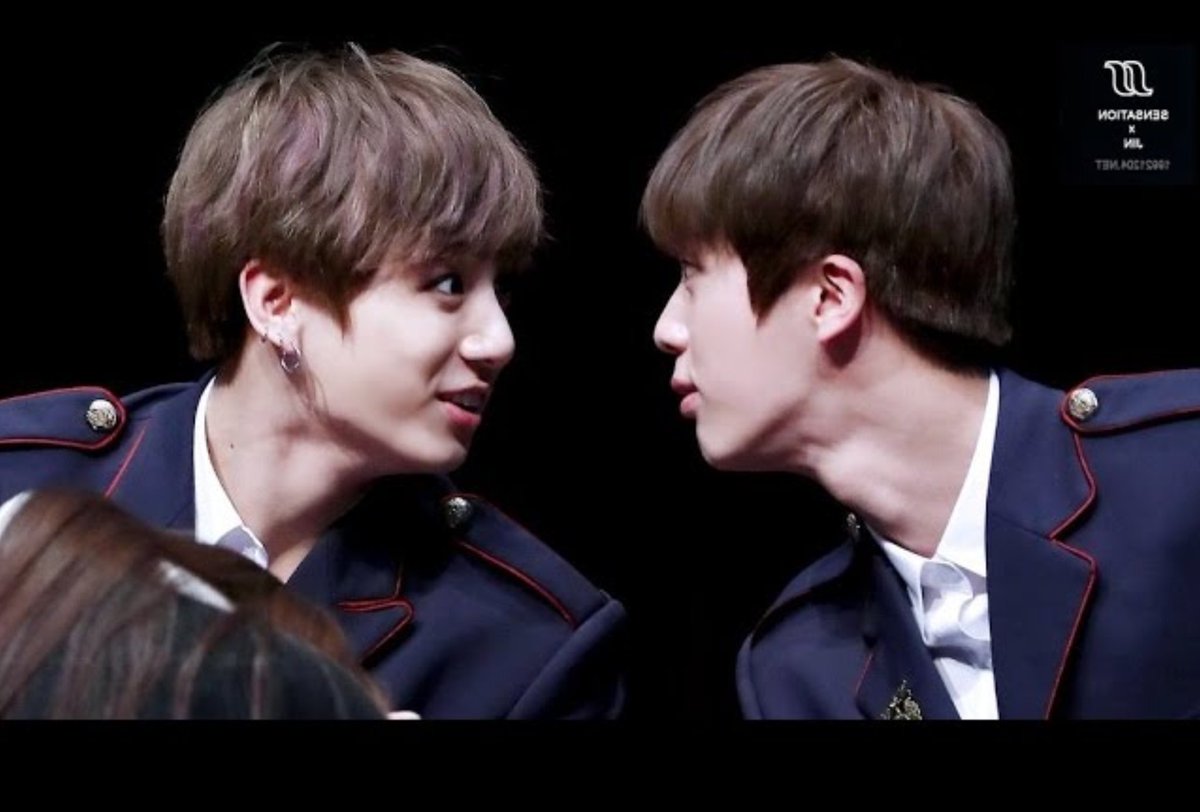 gcftgkk's tweet image. &quot;isnt your screen       &quot;isn&apos;t your house
      too dark?&quot;                    too dark?&quot;

HELP 😭