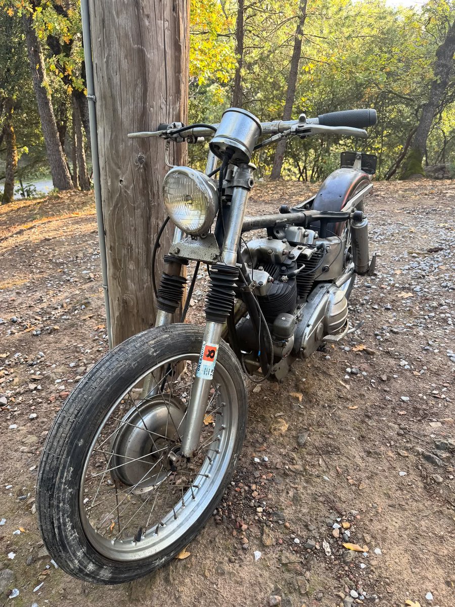 TheCycleSwap's tweet image. FOR SALE: first year 1957 Ironhead. Cool bike, killer condition, tons of original parts. Kicks over but isn’t running, sold with a bill of sale. FOLSOM CA $4,500 obo