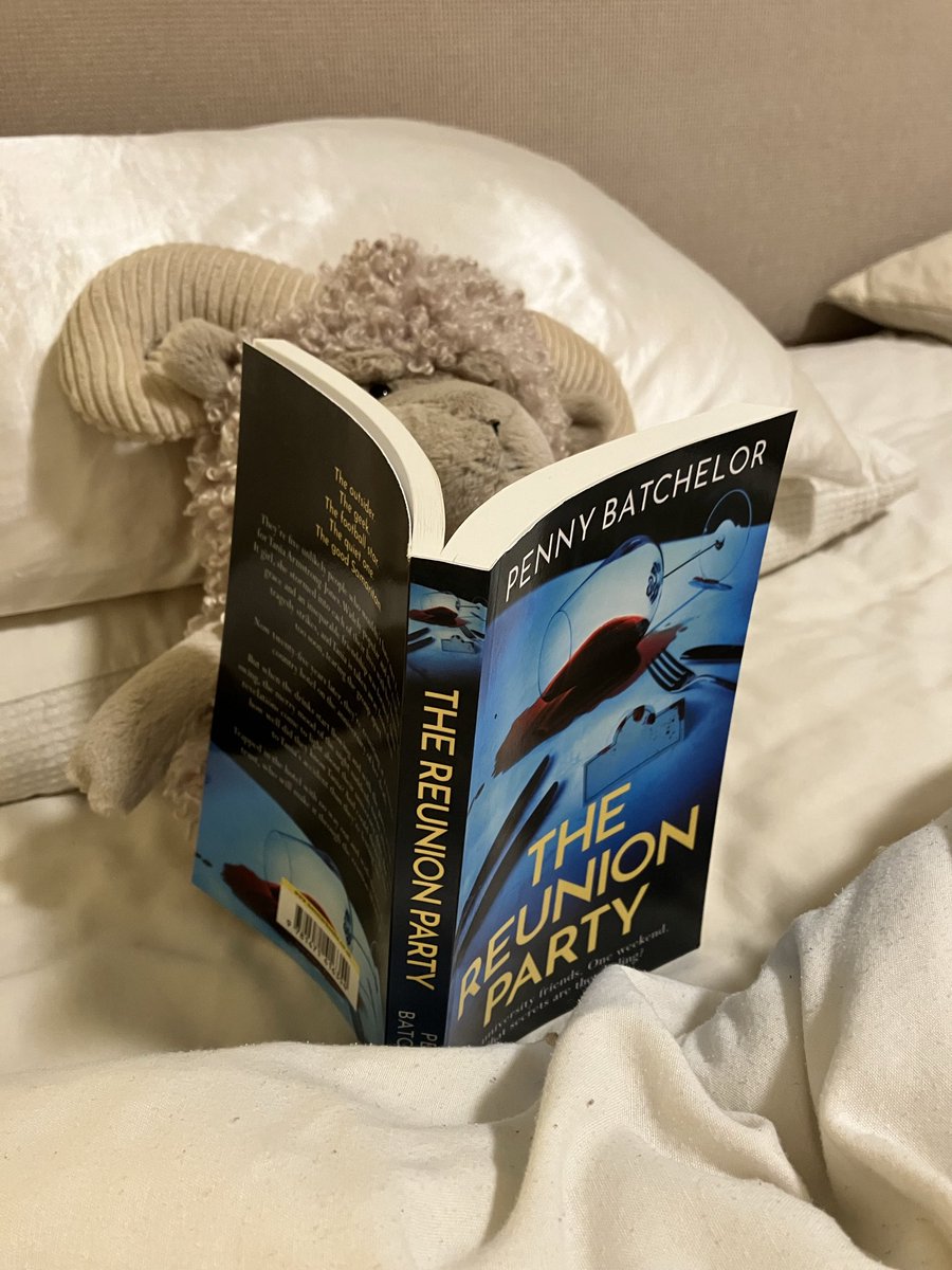 penny_author's tweet image. Went to go to bed last night only to find Rameses, a new reader of mine, already in it … @emblabooks @ThePSAA @TheD20Authors #writerslife #PsychologicalThriller #CrimeReader #TheReunionParty geni.us/TheReunionParty