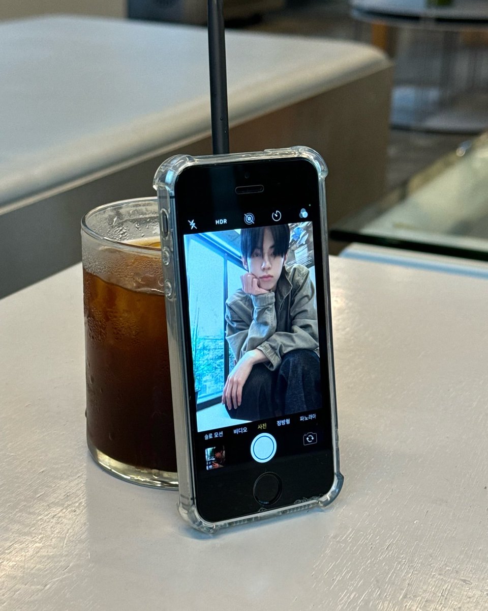 dohoorn's tweet image. Playing around with some filters on my MacBook just to match the bright day.