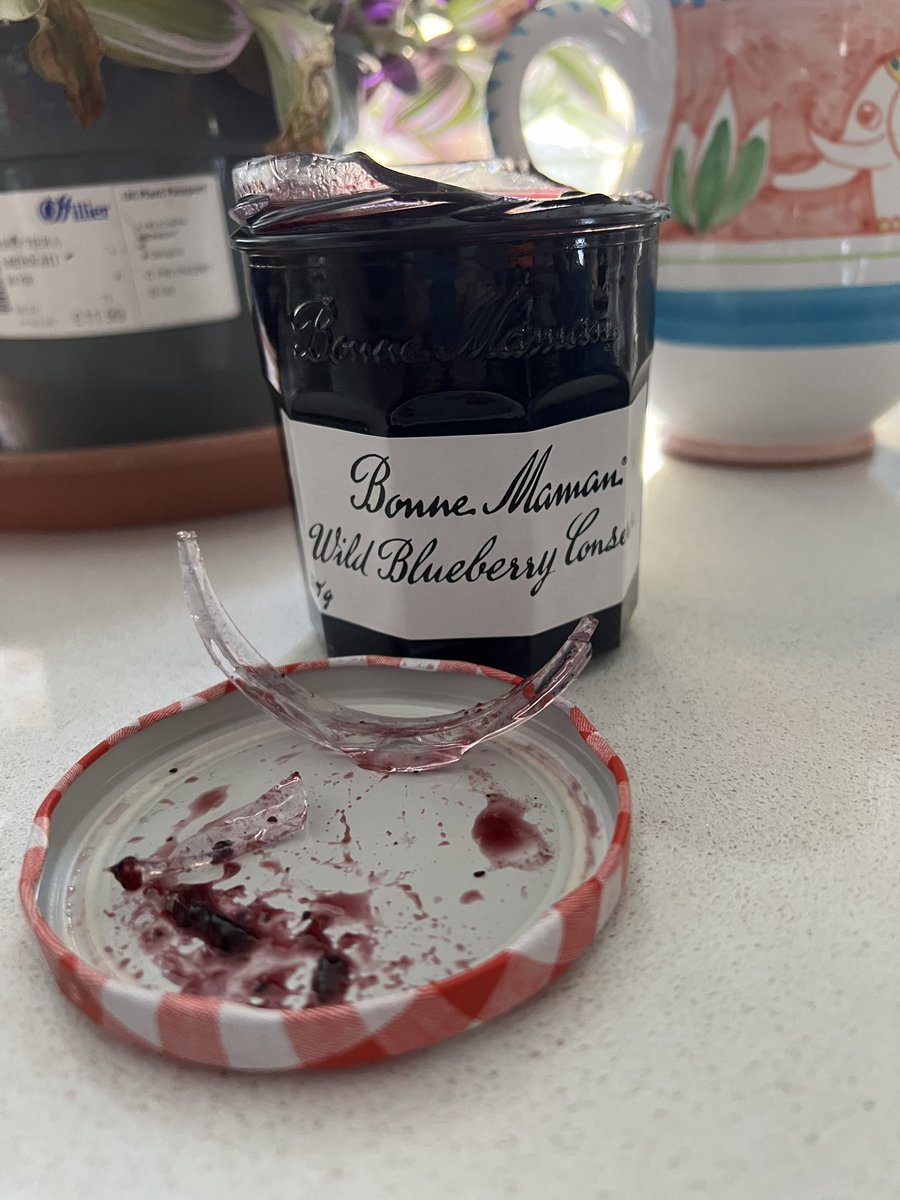 Sarah Bennett tweet media