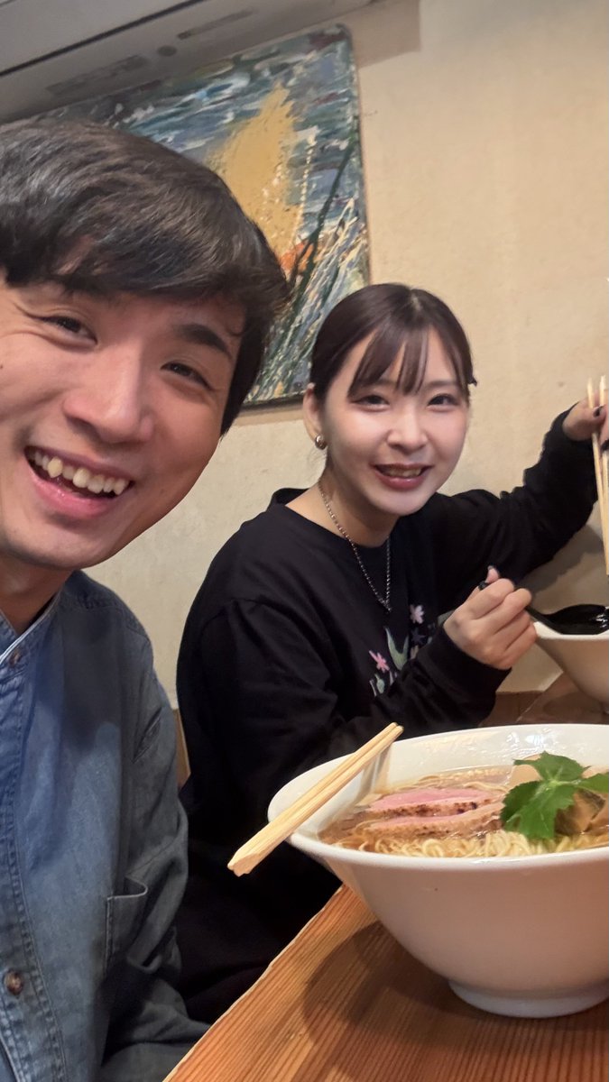 sumippe0209's tweet photo. 歌舞伎町のラーメン屋に現地集合現地解散👊🔥 https://t.co/ZJpnK3QzgI