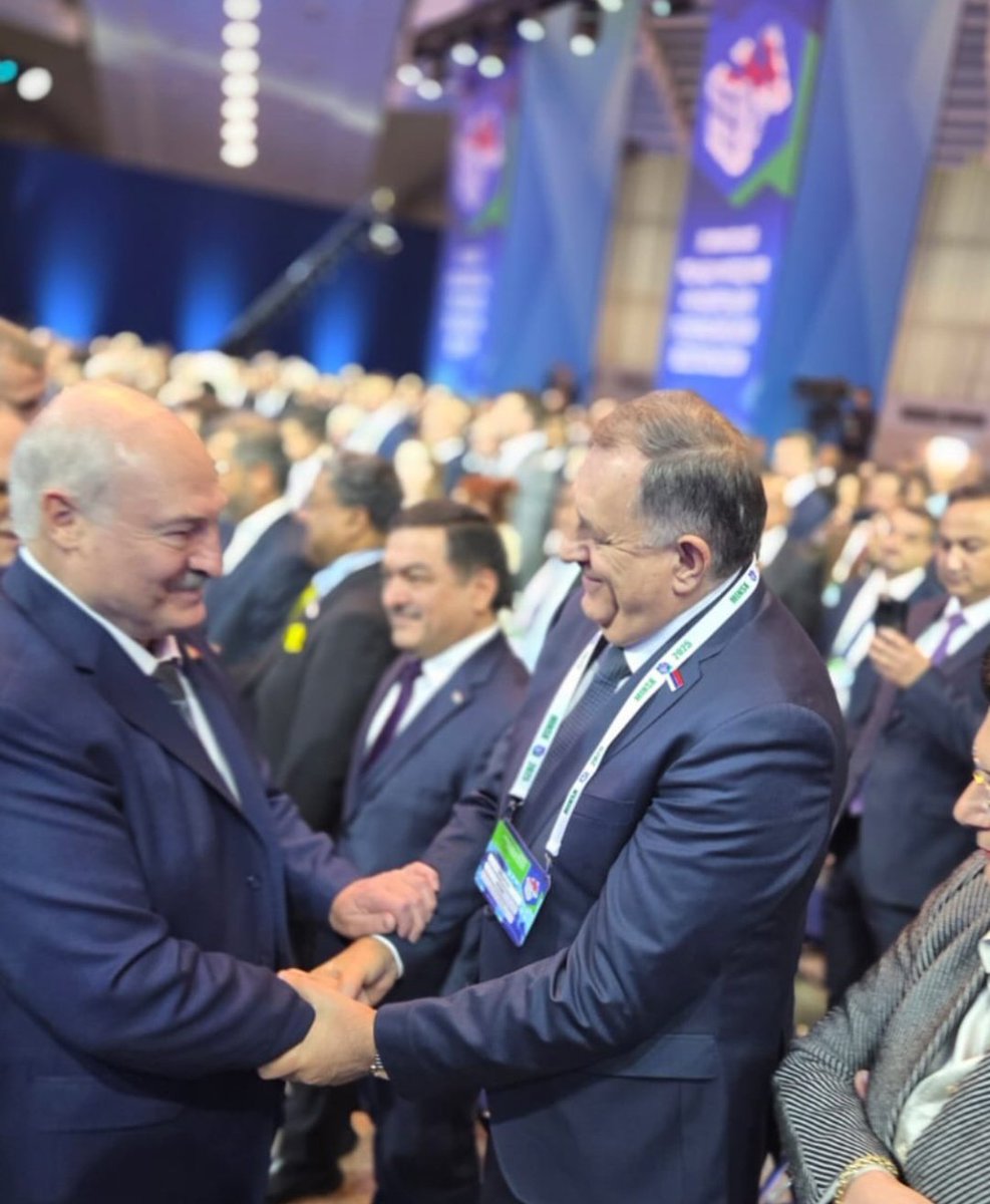 Lukai1861's tweet image. #Srpska #Belarus | Milorad Dodik meets regional leaders at the 3rd International Conference on Eurasian Security:

Republika Srpska's 🇷🇸 President Milorad Dodik met in #Minsk with Belarusian 🇧🇾 President Alexander Lukashenko and Hungarian 🇭🇺 Foreign Minister Péter Szijjártó.