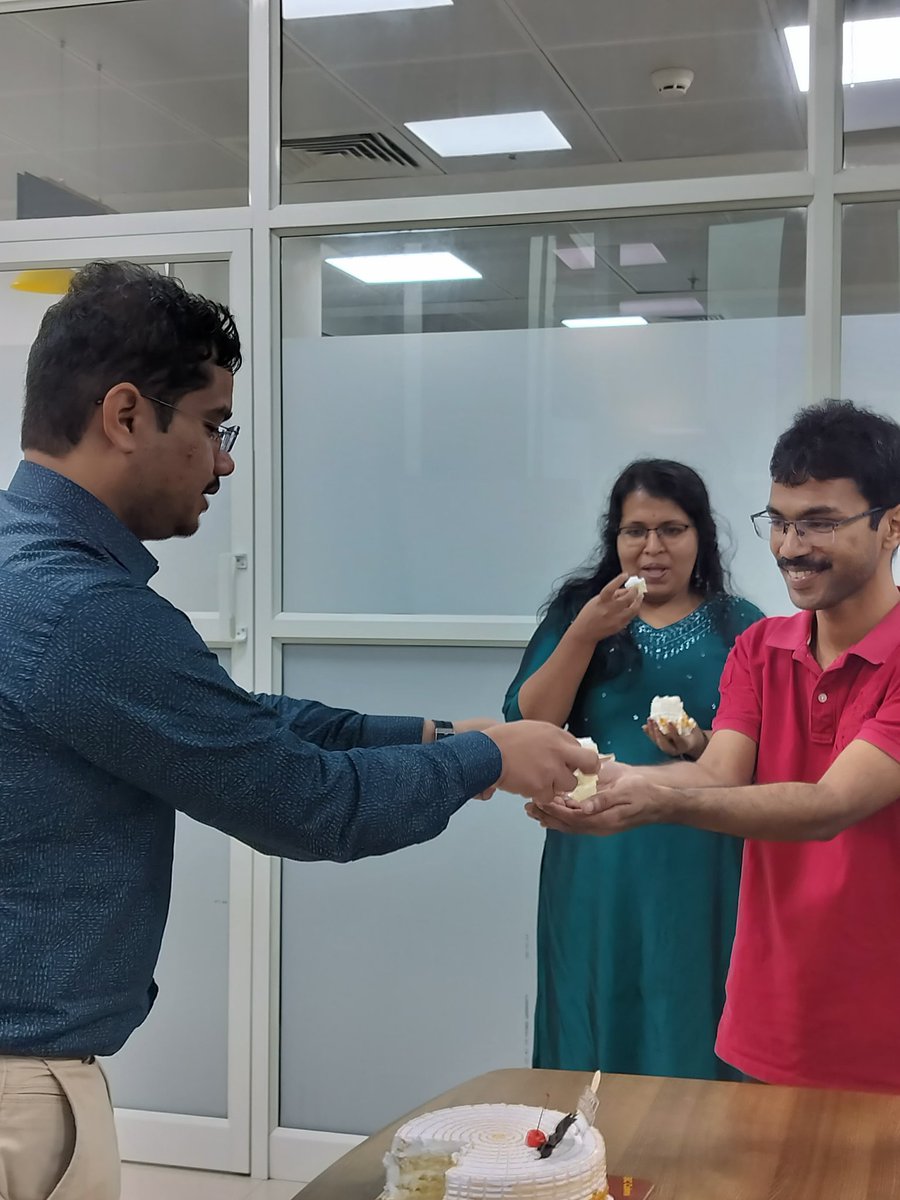 dr_karthik87's tweet image. My &quot;second family&quot; @hostpatho_rgcb @RGCB_Trivandrum did it again! 🎂🔬 Huge thanks to my incredible lab team for the surprise birthday celebration. ​Happy to mentor this group of brilliant, supportive, and just all-around wonderful people. This is what #LabLife is all about.