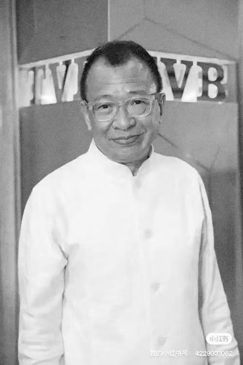 #欢喜哥
来时一丝不挂，走时高温融化。钞票一天比一天少，你会很焦虑。可生命一天比一天少，你却一点都不在乎。你总盯着兜里有多少钱，你咋不算算你还能活多少年。人生苦短，本来就是一场减法，来日并不方长。我们是来体验生命的，又不是来研究完美的。来也匆匆，去也匆匆。