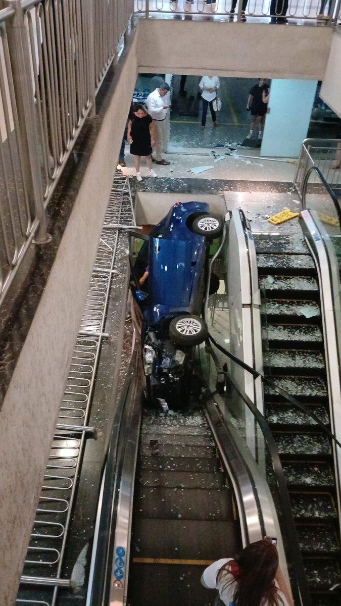 AcevedoCelinne's tweet image. Fuente Shopping de Salemma