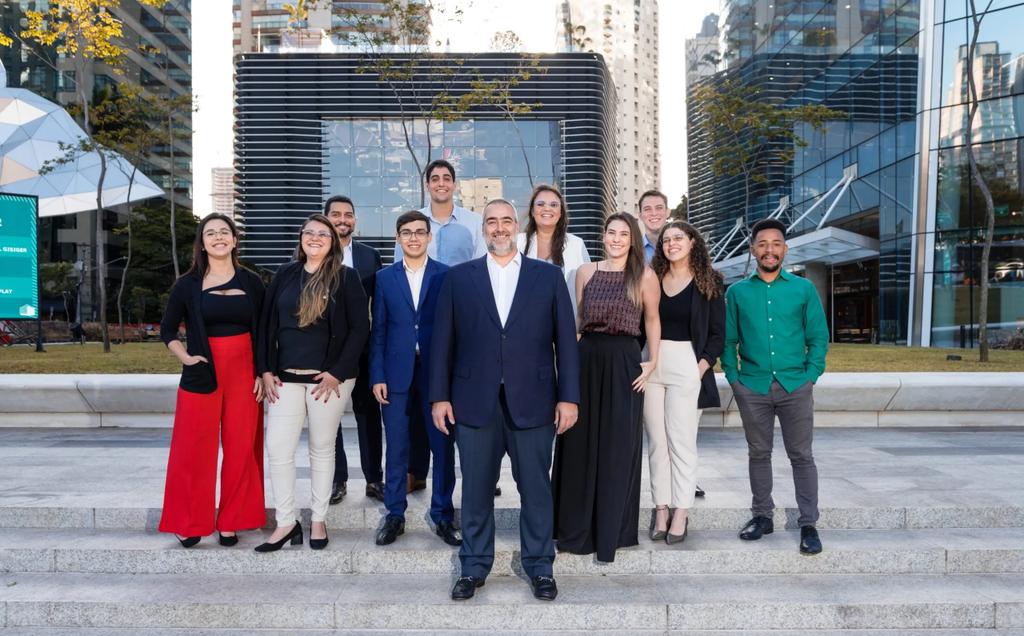 Christopher12_a's tweet image. Jehovah is our strength and comforter 💫