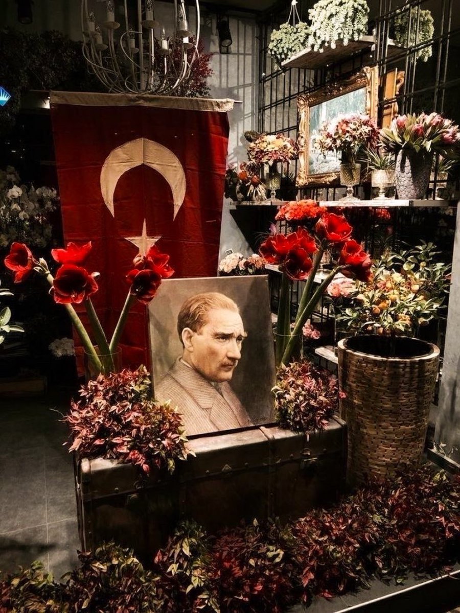 Saygı ve özlemle…

1881 - 193♾️