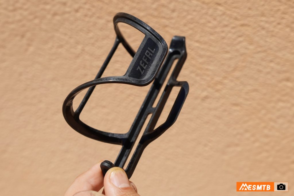 27 gramos, menos de 20€, súper ajustable y robusto: así es el portabidón Zéfal Pulse S2: esmtb.com/portabidon-zef…