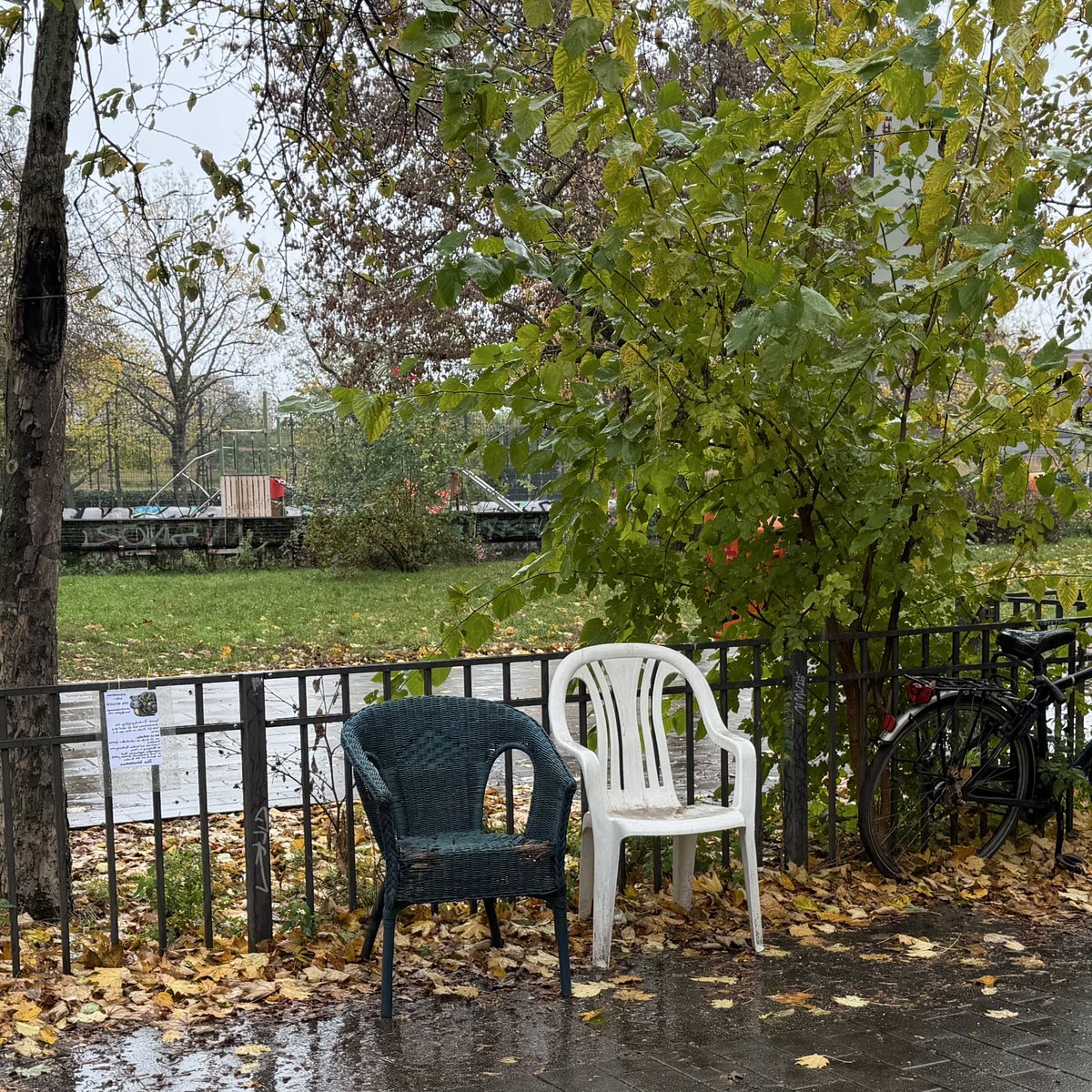 Deutsche „DeBÍ TiRAR MáS FOTOS“