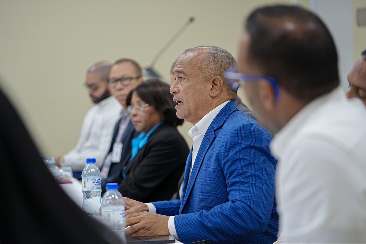 PromesecalRD's tweet image. 👥 Directores y encargados de PROMESE/CAL participaron en una jornada evaluativa para fortalecer nuestros servicios.
💡 Comprometidos con la eficiencia, transparencia y mejora continua🇩🇴
#PromeseCal