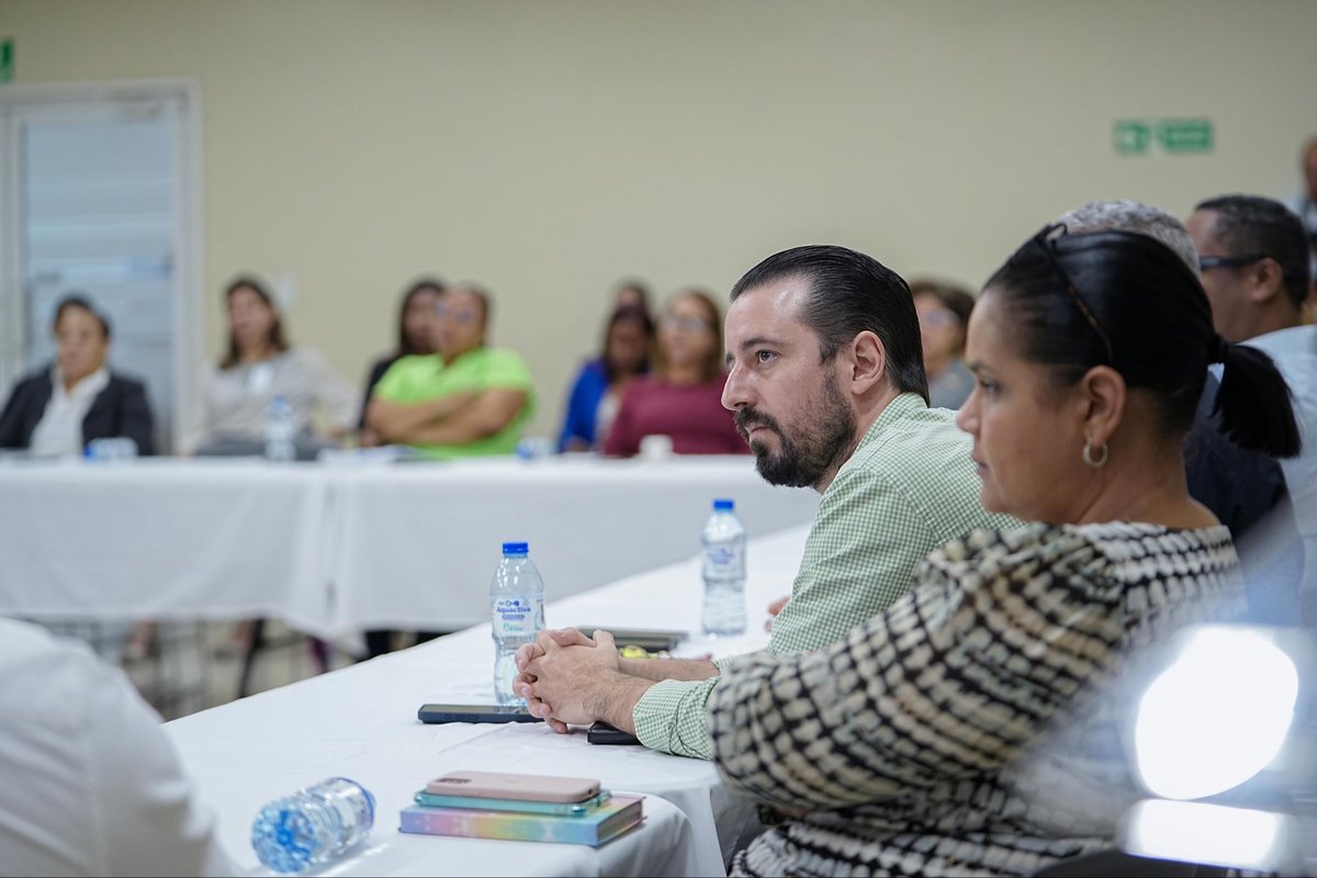 PromesecalRD's tweet image. 👥 Directores y encargados de PROMESE/CAL participaron en una jornada evaluativa para fortalecer nuestros servicios.
💡 Comprometidos con la eficiencia, transparencia y mejora continua🇩🇴
#PromeseCal