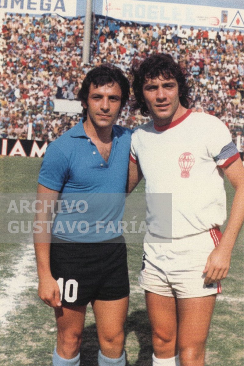 #UnaFotoCualquiera
Hace 52 años (28/10/1973) Miguel Angel Laciar (<a href="/Belgrano/">Belgrano</a>) y Miguel Angel Brindisi (<a href="/CAHuracan/">CA Huracán</a>)
Empate 1-1 en cancha de Instituto.