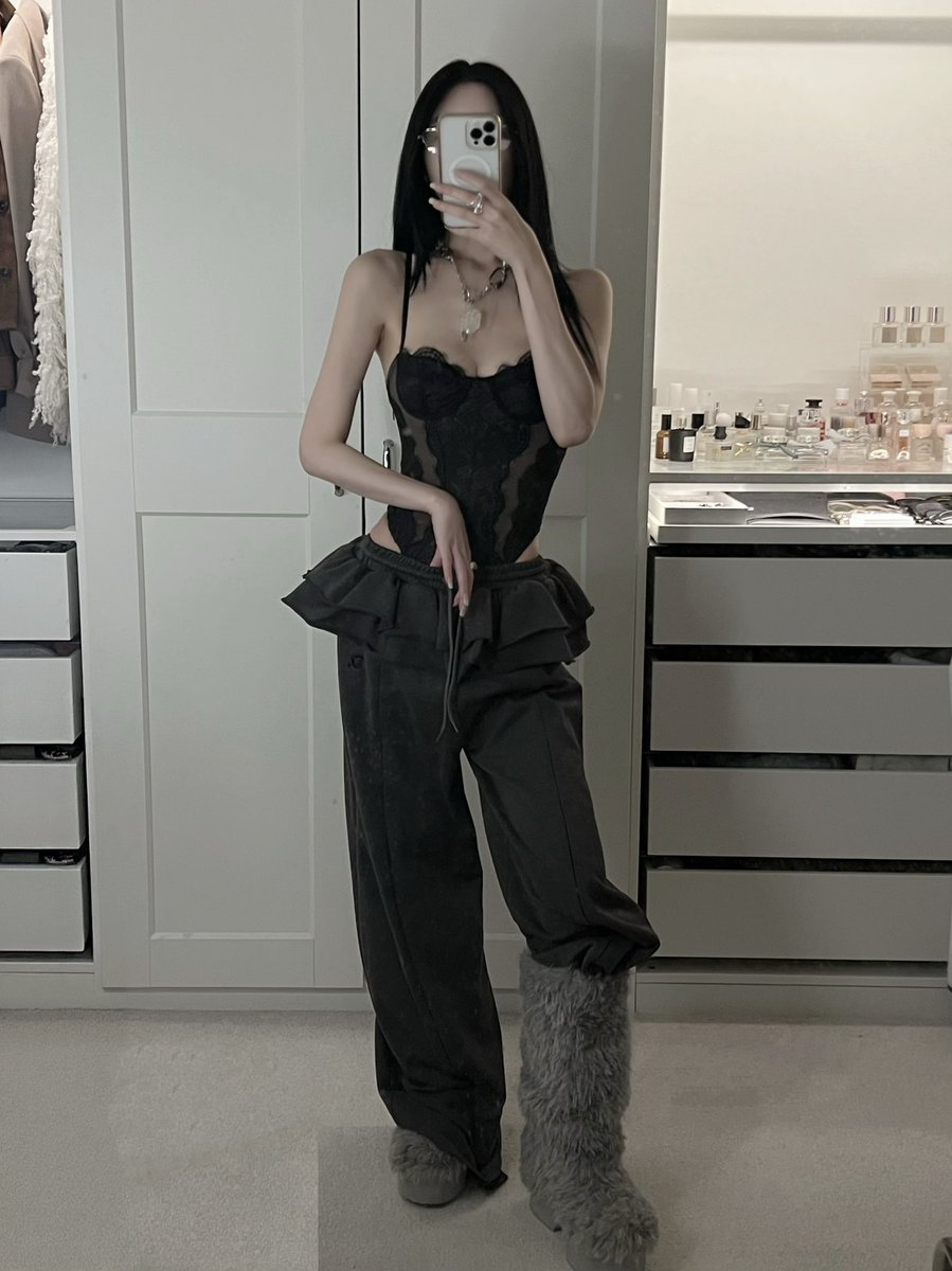 ダーリッチの齊藤早紀着用 City Breeze ニーハイソックス CITYBREEZE