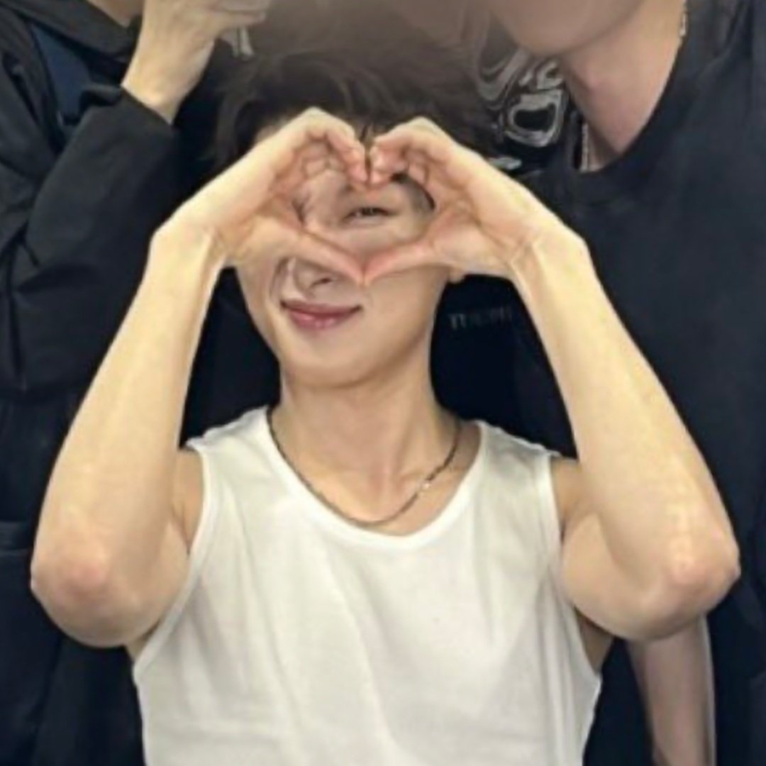 강현님 10주년 축하해요🫶🏻🫶🏻