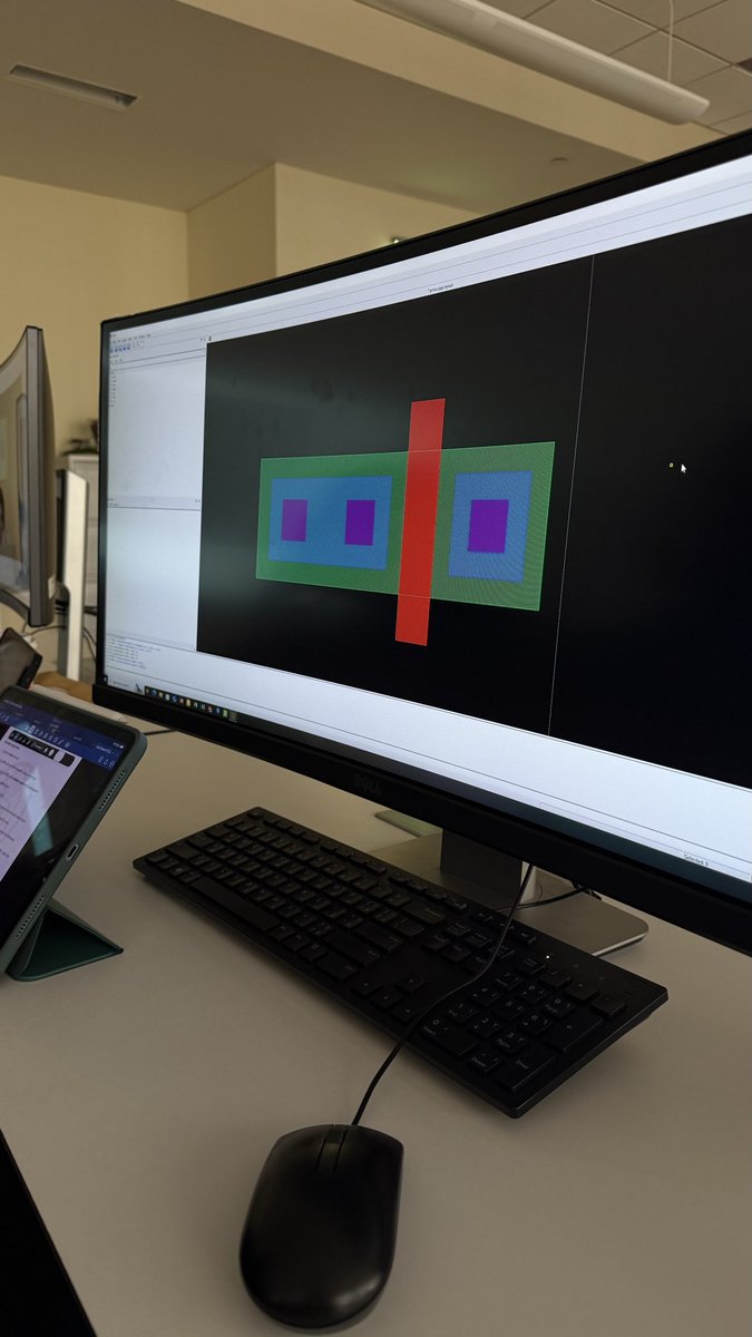 لين🪞 tweet media