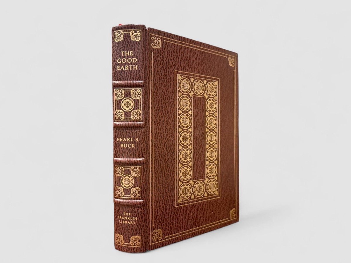 The Good Earth(1975) /Pearl S. Buck

アメリカ人作家パール・S・バックが中国の農民生活を描いた『大地』。アジア文化への深い理解と人間の普遍的な尊厳へのまなざしをもって、土地と共に生きる一家の興亡を壮大に描き上げた。20世紀を代表する、時を超えて愛される名作。

kitazawabook.official.ec/items/122828635