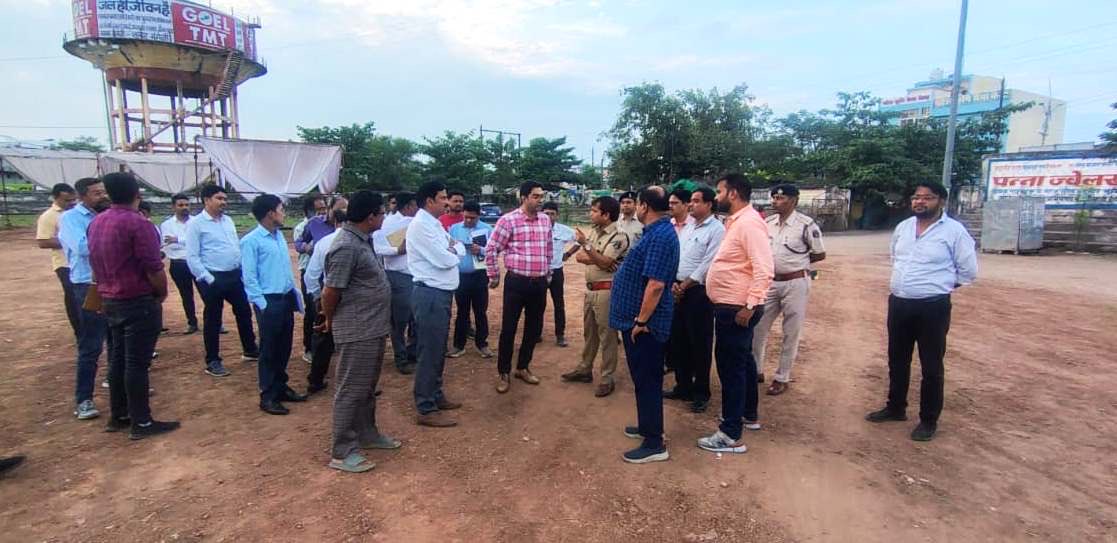 राज्योत्सव का आयोजन 02 से 04 नवम्बर तक, तैयारी जोरों पर

पुलिस अधीक्षक श्री <a href="/BhojramIps/">Bhojram Patel</a> और जिला पंचायत सीईओ श्री प्रभाकर पांडेय ने किया कार्यक्रम स्थल का निरीक्षण, दिए आवश्यक निर्देश

<a href="/ChhattisgarhCMO/">CMO Chhattisgarh</a> <a href="/DPRChhattisgarh/">Jansampark CG</a> <a href="/vishnudsai/">Vishnu Deo Sai</a> 
#mungeli #chhattisgarh