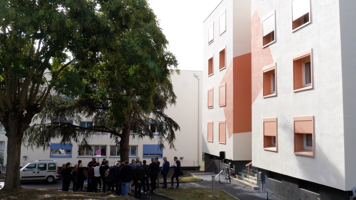 💰 #Aude : <a href="/HabitatAudois/">Habitat Audois</a> investit 17M€ par an dans la réhabilitation de ses résidences, dont une part majeure dédiée à la #transitionénergétique, pour améliorer le confort de 14 000 locataires. Reportage vidéo 🔗 bit.ly/3IZh2y1 #LogementSocial <a href="/MEJEANC/">FAUCON MEJEAN Claudie</a> <a href="/villedebram/">Ville de Bram (11)</a>