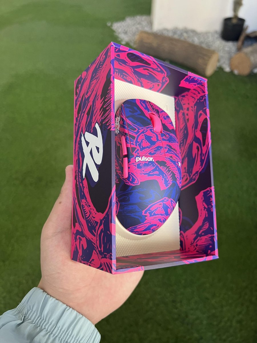 setuprio's tweet image. pulsar X2 Crazy Light #desksetup #Pulsar