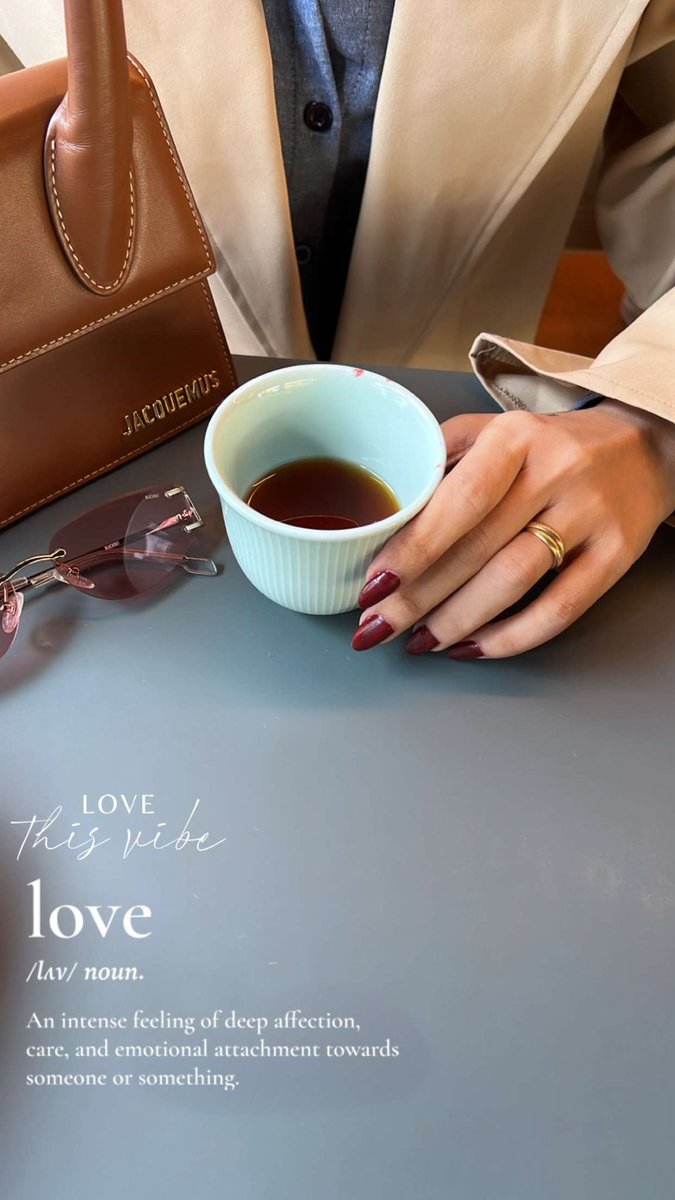 الخريف فصل زاهر بالألوان الجميلة
                 يحتاج مَن يتأمّله.🍃🍂🍁📸✨