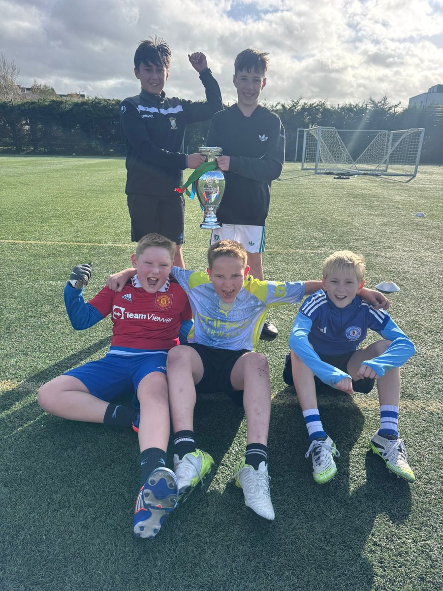 EvoSoccerSkills's tweet image. Evo’s Halloween Euro’s Winners👏👏🏆⚽️ #Evos

Get booked in for the rest of the week folks