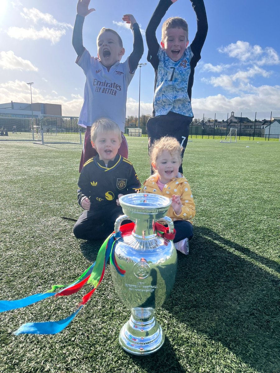 EvoSoccerSkills's tweet image. Evo’s Halloween Euro’s Winners👏👏🏆⚽️ #Evos

Get booked in for the rest of the week folks