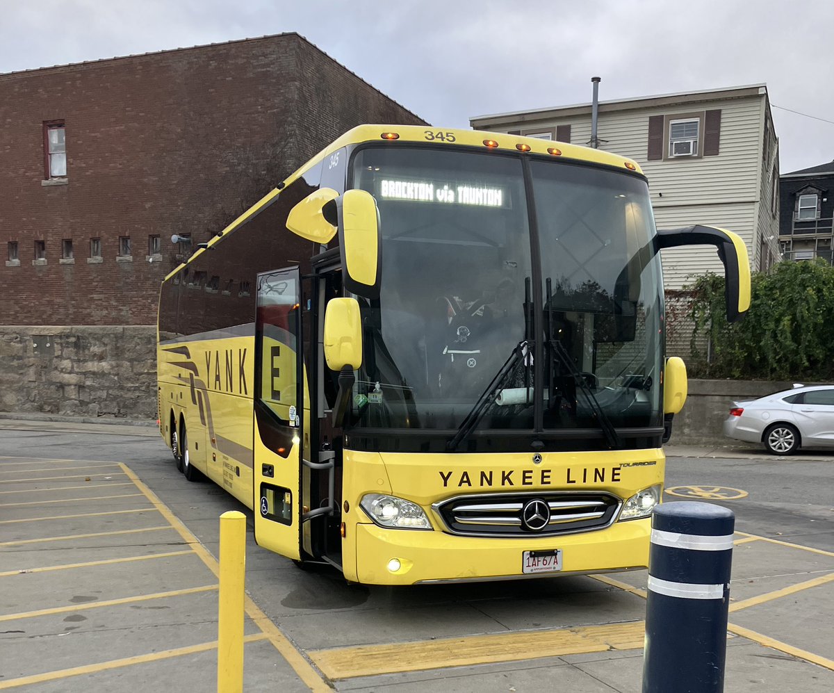 _KennyUong_'s tweet image. Welcome aboard Gateway Link!! Operates on weekdays with local trips connecting the cities of Fall River, Taunton, and Brockton in Massachusetts. There are also express trips that connect Fall River and Brockton! Currently FARE-FREE!! 🚌🌊

GATRA.org/gateway-link