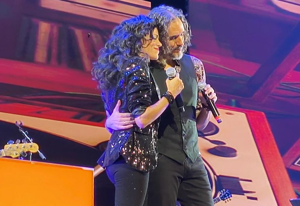 Qué regalo poder subirme al escenario con una mujer a la que admiro y que además es mi compañera de vida <a href="/Chus11_Herranz/">Chus Herranz</a> . He tenido la fortuna de hacerlo varias veces en el pasado y vuelve a suceder ahora en La Noche de los 80 en el <a href="/TeatroCapitol_/">Teatro Capitol Madrid</a> en Madrid