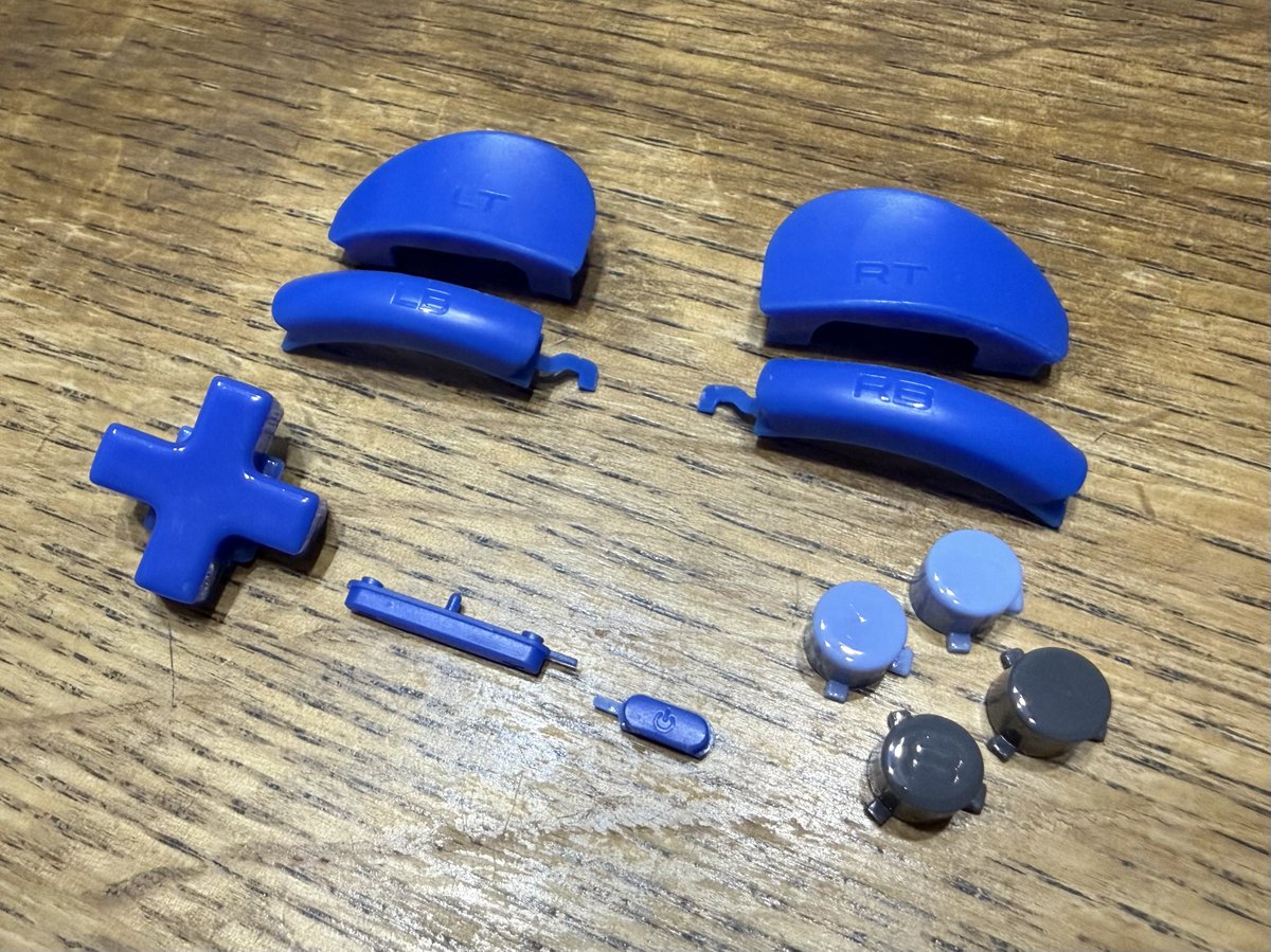 various_rb1's tweet image. 風邪で一家全滅してましたが本日完成ボタンです
#MANGMI
#FunkeyS