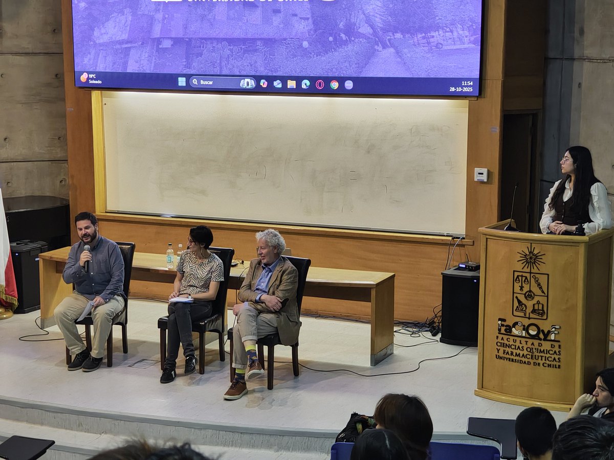 Panel ¿Porqué hacemos ciencia en Chile? en <a href="/QuimicaUChile/">Fac. Química UChile</a> 
Discusión de Roberto Munita, <a href="/Mrojas_Abalos/">Macarena Rojas Abalos</a> y Victor Grimblatt, organizado por el Centro de Estudiante de Bioquímica.