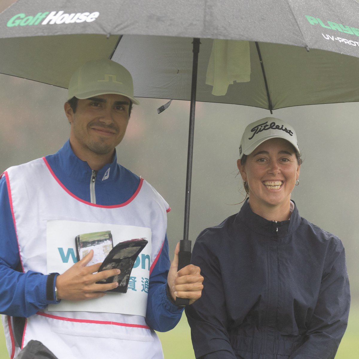 No importa cuánto llueva, nosotros esperamos pacientemente al #OpenDeEspaña 🫡☔