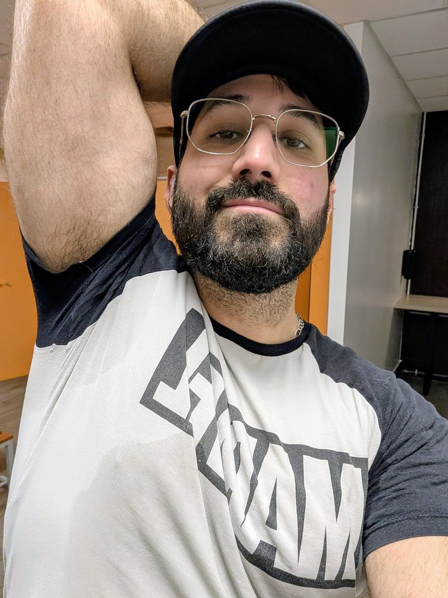 Insta saw it first 💪🏻🔥🐽
A bit late to the trend 😬
#LGBTQIAHalloweenIsComing 🎃👻