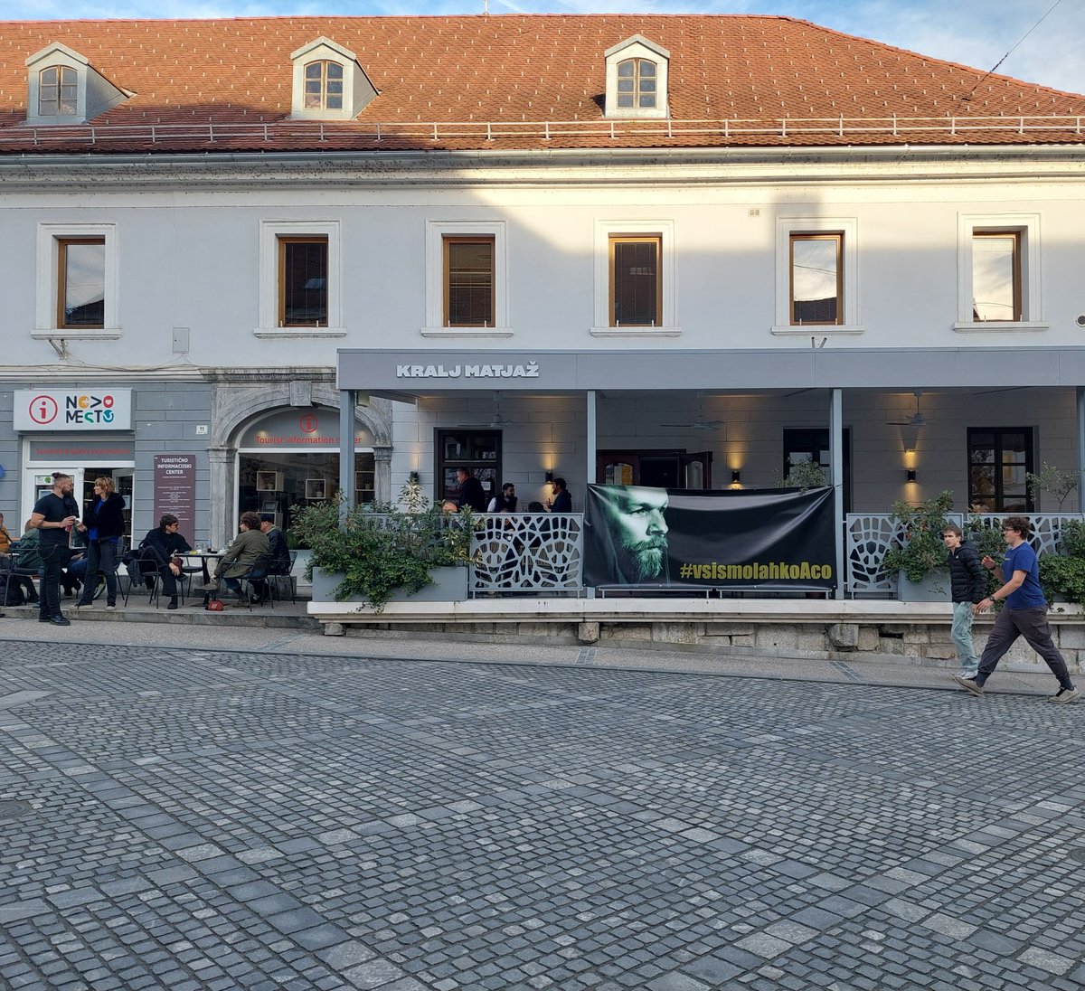 TinaHacler's tweet image. Novo mesto ima danes v en glas jasno sporočilo. #vsismolahkoAco
#protest @24ur_com @24UR