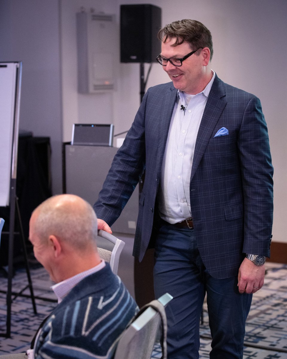 Real learning isn’t in your slides—it’s in the space between.

Facilitators know: info ≠ transformation.

How do you balance content with connection? ⚖️

#ShiftFacilitation